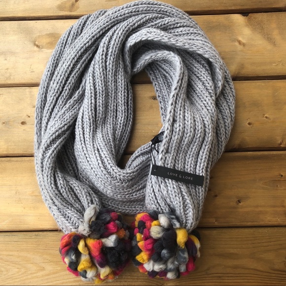 New with Tags Love & Lore Party Pom Scarf Chunky Knit Grey Multi - Picture 2 of 6
